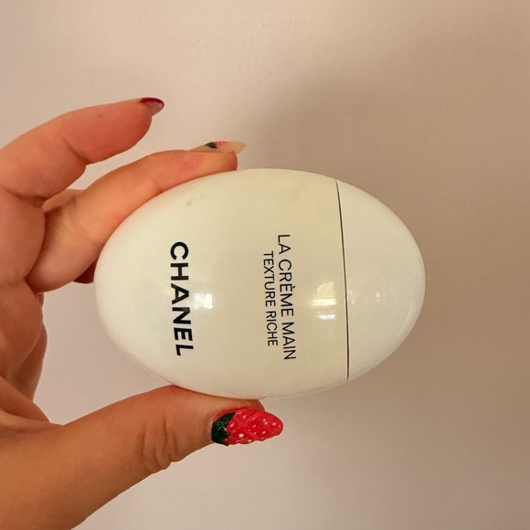 Chanel La Crème Main Texture Riche Hand Cream - Mostly Empty - Picture 3 of 6